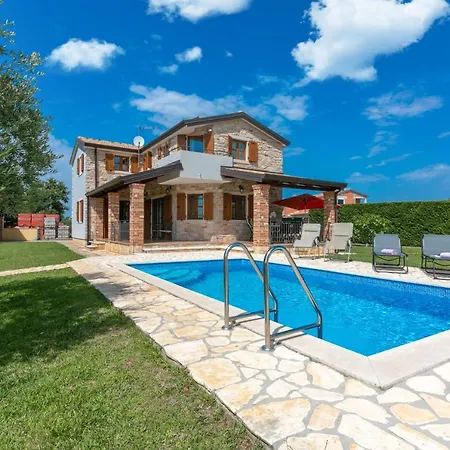 Villa Shirin *