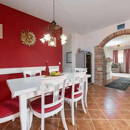 Villa Shirin *