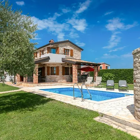 Villa Shirin *