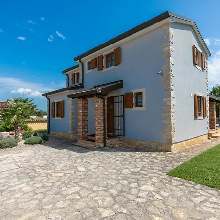 Villa Shirin *