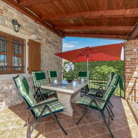 Villa Shirin